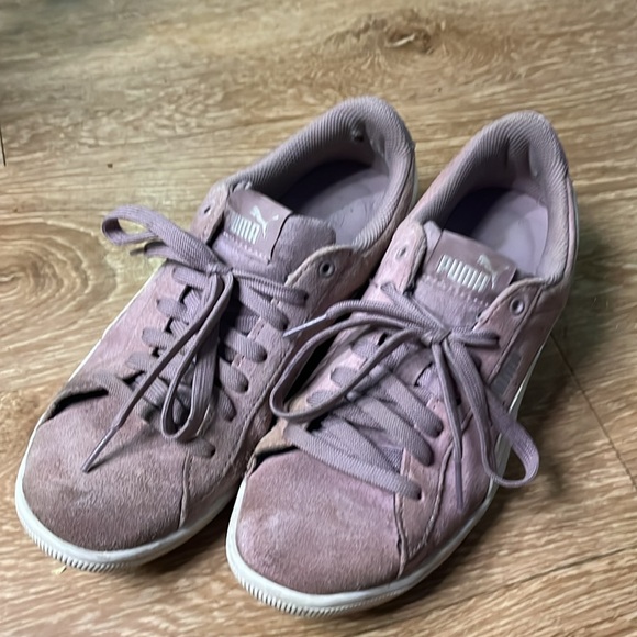 Lavender Pumas - Picture 2 of 5